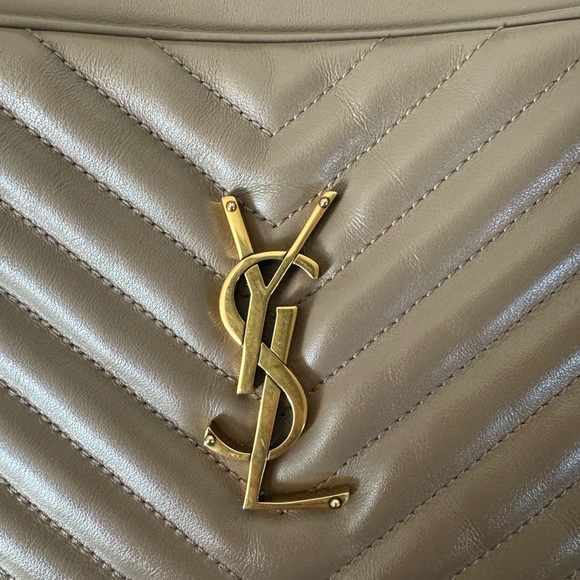 YSL — crossbody purse IN QUILTED LEATHER - Picture 5 of 9